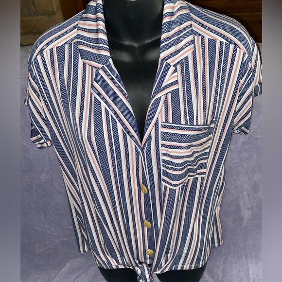 Striped Button top - Picture 1 of 5